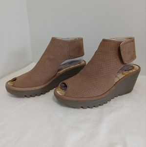 Fly London wedge sandals ankle strap peeptoe perforated leather Tan Sz 38